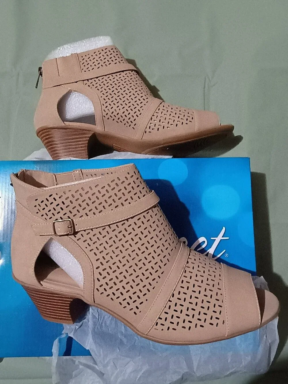 Easy Street Women's Carrigan Ankle Boot